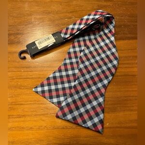NWT Tommy Hilfiger Men’s Adjustable Silk Self-tie Bow Tie Gingham Red Blue